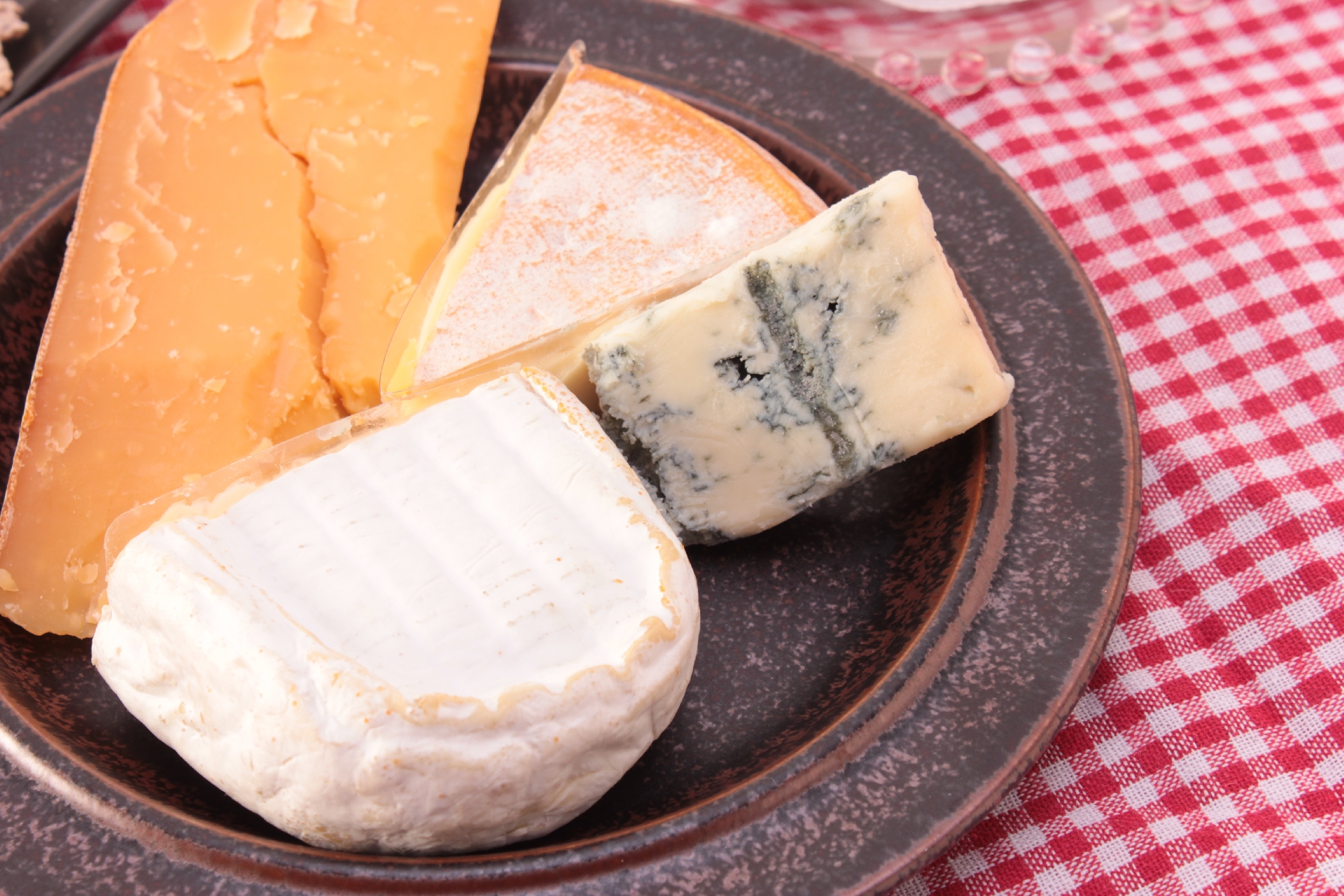 Три сырка. San Millan сыр. Classification of Cheeses. Гамбусак.