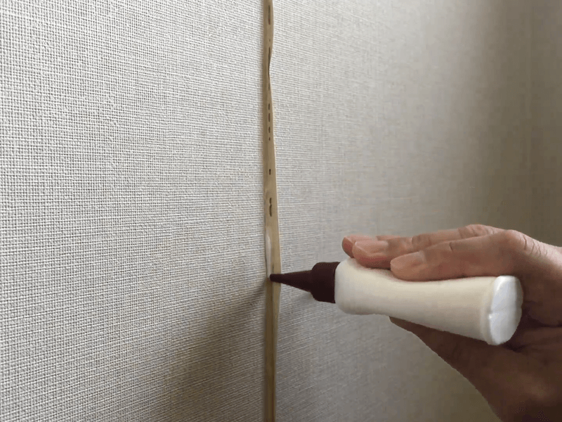 剥がれた壁紙の補修